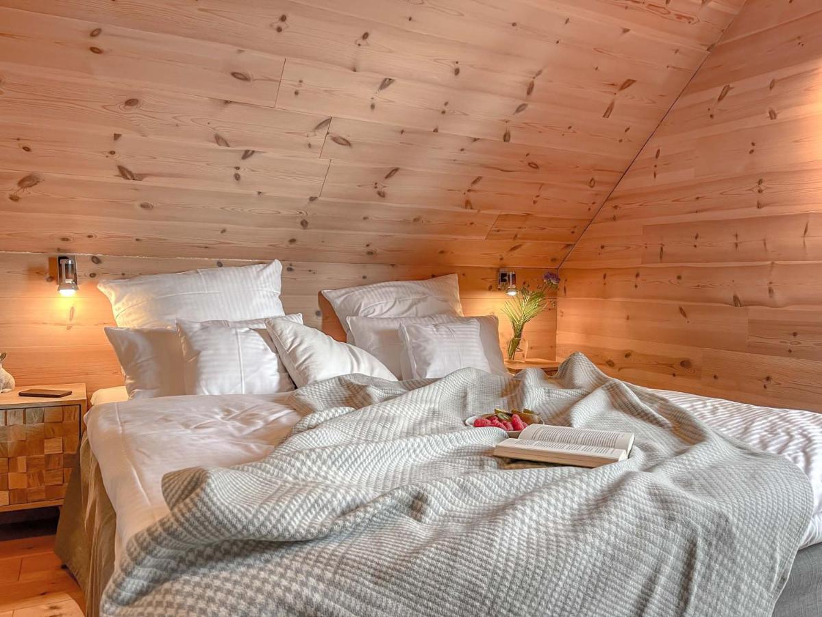 Traumhaff Kuestenchalets - Einzigartige Chalets An Der Ostsee. Ganz Aus Laerchenholz Mit Kamin Und Sauna Vogelsang-Warsin Экстерьер фото