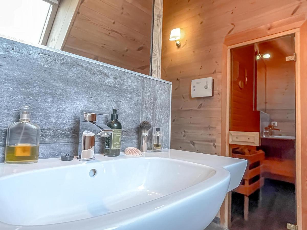 Traumhaff Kuestenchalets - Einzigartige Chalets An Der Ostsee. Ganz Aus Laerchenholz Mit Kamin Und Sauna Vogelsang-Warsin Экстерьер фото
