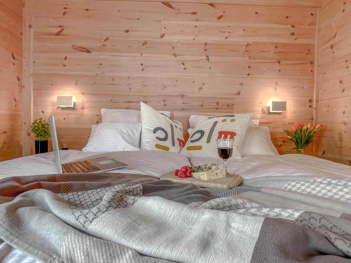 Traumhaff Kuestenchalets - Einzigartige Chalets An Der Ostsee. Ganz Aus Laerchenholz Mit Kamin Und Sauna Vogelsang-Warsin Экстерьер фото