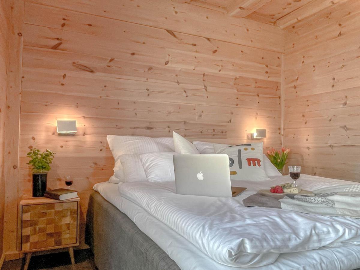 Traumhaff Kuestenchalets - Einzigartige Chalets An Der Ostsee. Ganz Aus Laerchenholz Mit Kamin Und Sauna Vogelsang-Warsin Экстерьер фото
