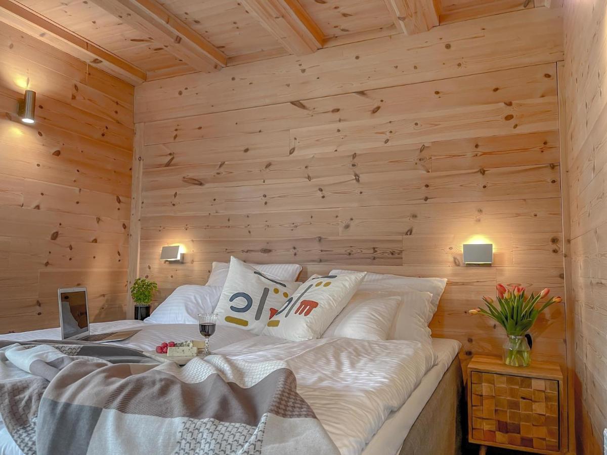 Traumhaff Kuestenchalets - Einzigartige Chalets An Der Ostsee. Ganz Aus Laerchenholz Mit Kamin Und Sauna Vogelsang-Warsin Экстерьер фото